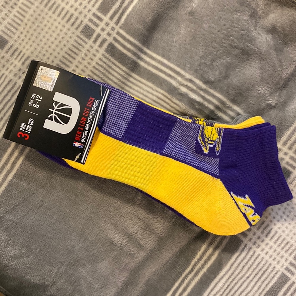 Mens low-cut LA Lakers socks